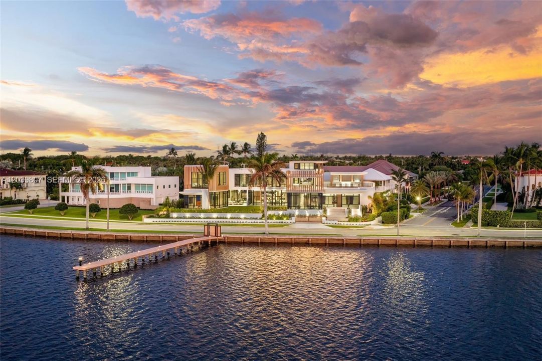 For Sale: $42,500,000 (7 beds, 9 baths, 11228 Square Feet)