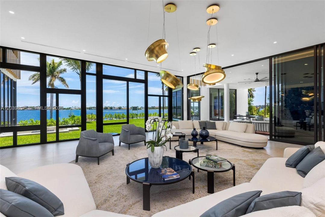 For Sale: $42,500,000 (7 beds, 9 baths, 11228 Square Feet)