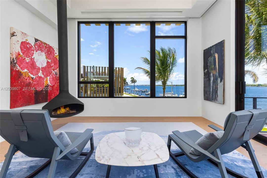 For Sale: $42,500,000 (7 beds, 9 baths, 11228 Square Feet)