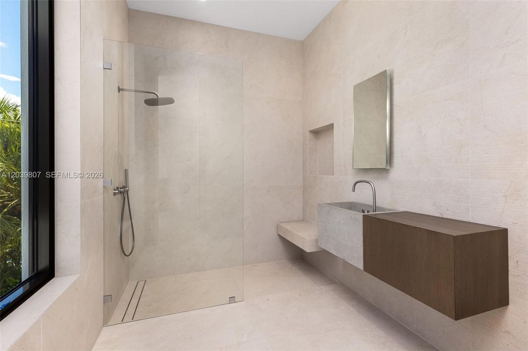 For Sale: $42,500,000 (7 beds, 9 baths, 11228 Square Feet)