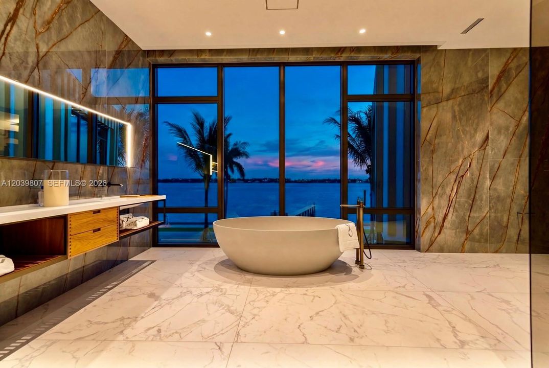 For Sale: $42,500,000 (7 beds, 9 baths, 11228 Square Feet)