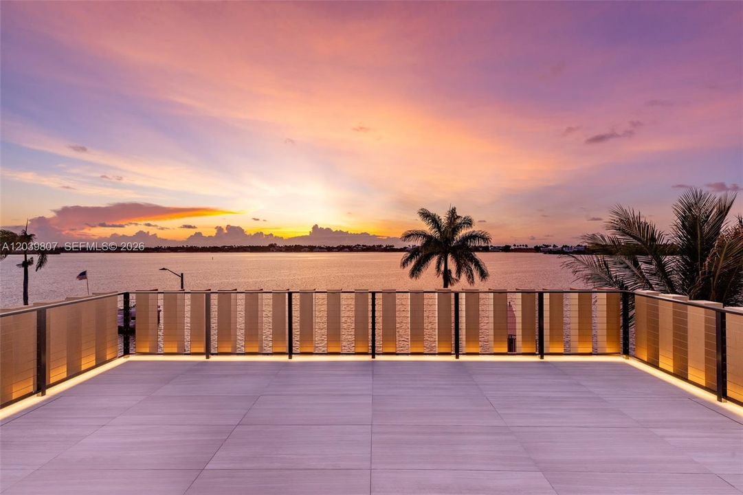 For Sale: $42,500,000 (7 beds, 9 baths, 11228 Square Feet)