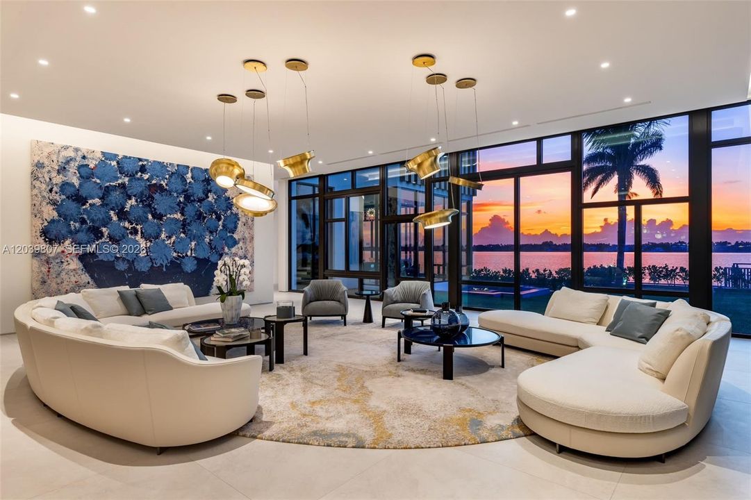 For Sale: $42,500,000 (7 beds, 9 baths, 11228 Square Feet)