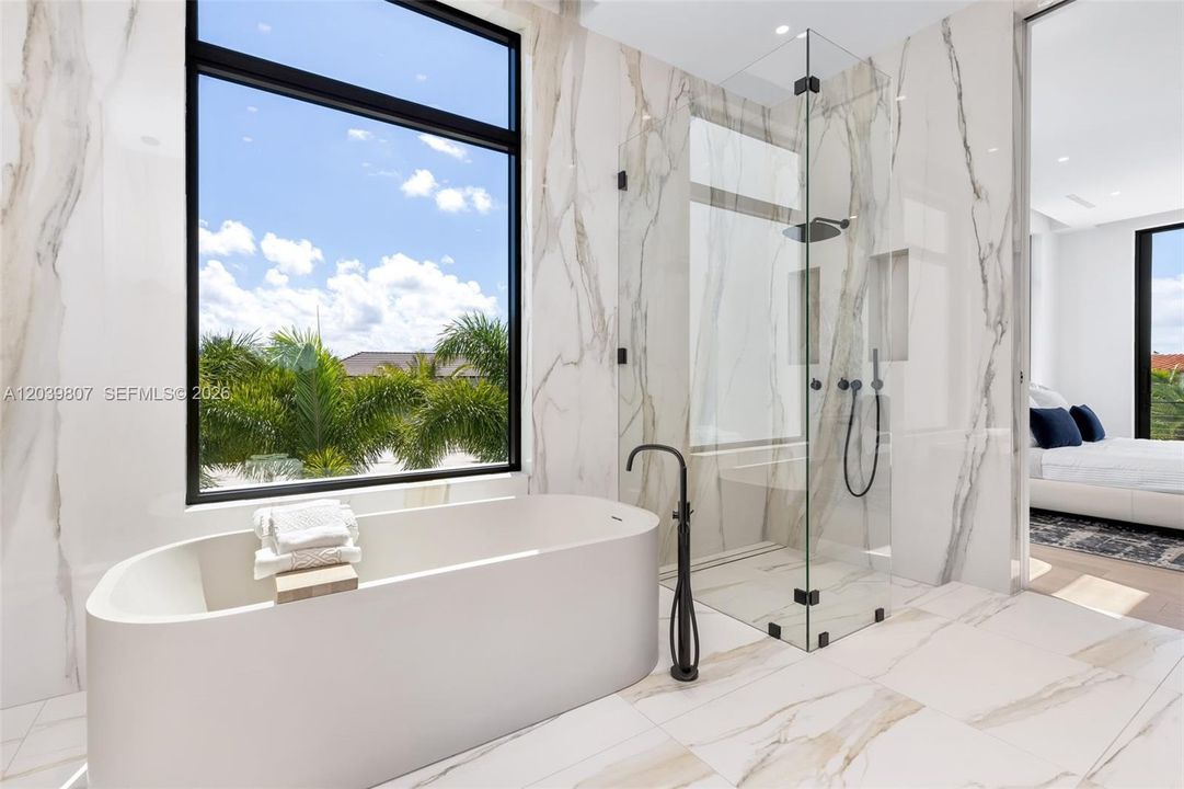 For Sale: $42,500,000 (7 beds, 9 baths, 11228 Square Feet)