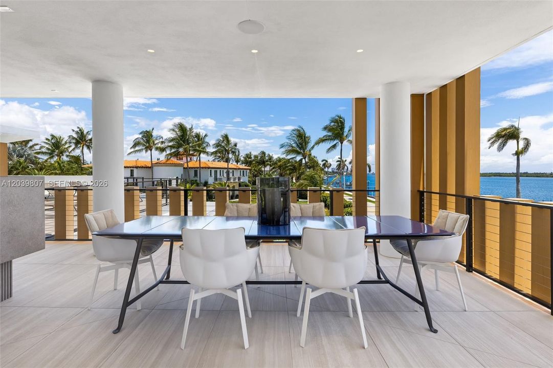 For Sale: $42,500,000 (7 beds, 9 baths, 11228 Square Feet)