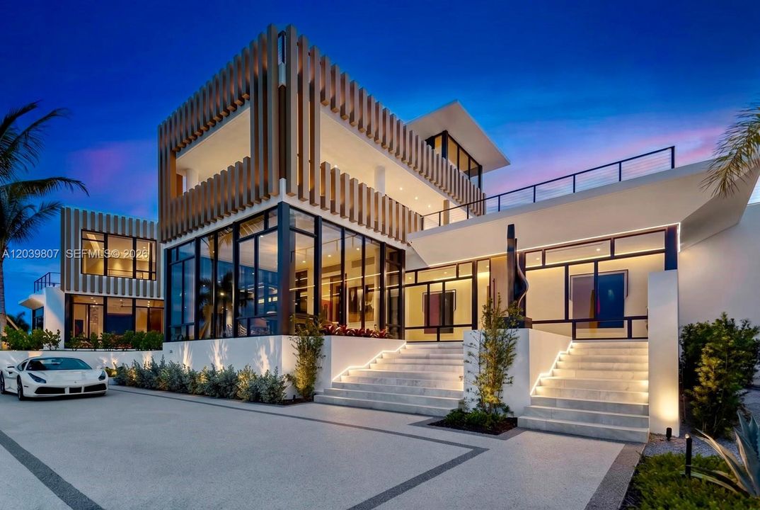 For Sale: $42,500,000 (7 beds, 9 baths, 11228 Square Feet)