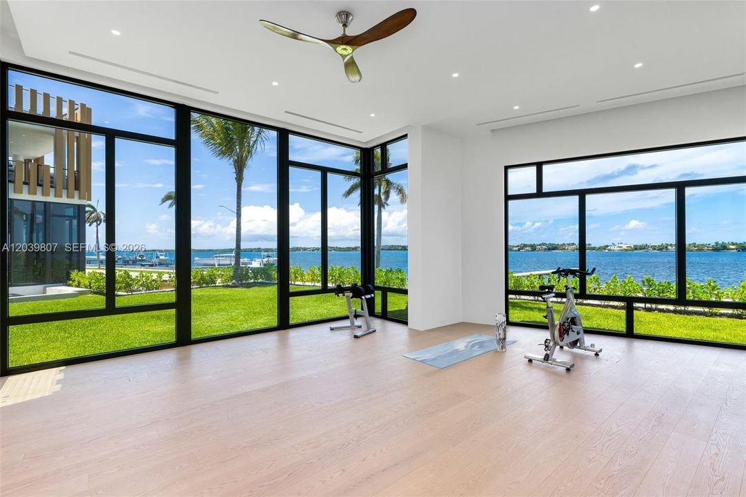 For Sale: $42,500,000 (7 beds, 9 baths, 11228 Square Feet)