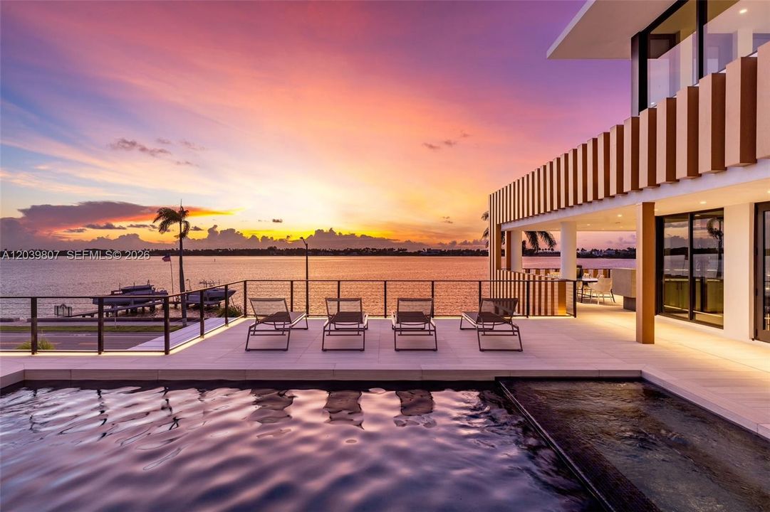 For Sale: $42,500,000 (7 beds, 9 baths, 11228 Square Feet)