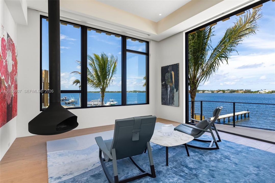 For Sale: $42,500,000 (7 beds, 9 baths, 11228 Square Feet)