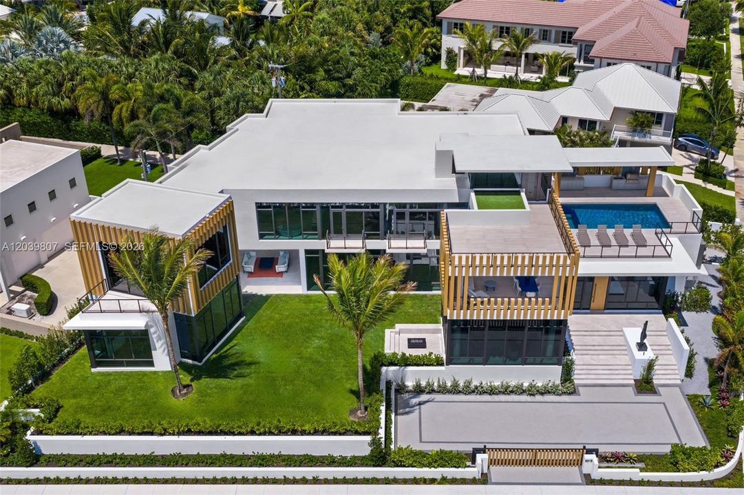 For Sale: $42,500,000 (7 beds, 9 baths, 11228 Square Feet)