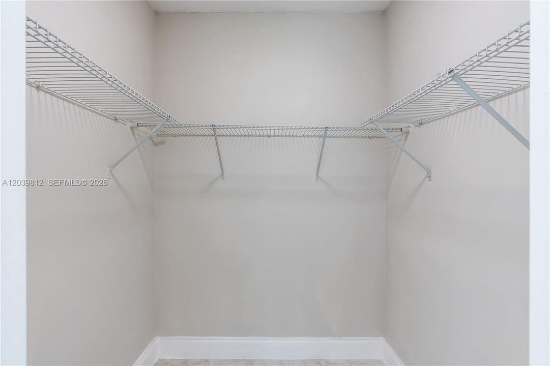For Rent: $2,100 (1 beds, 1 baths, 838 Square Feet)