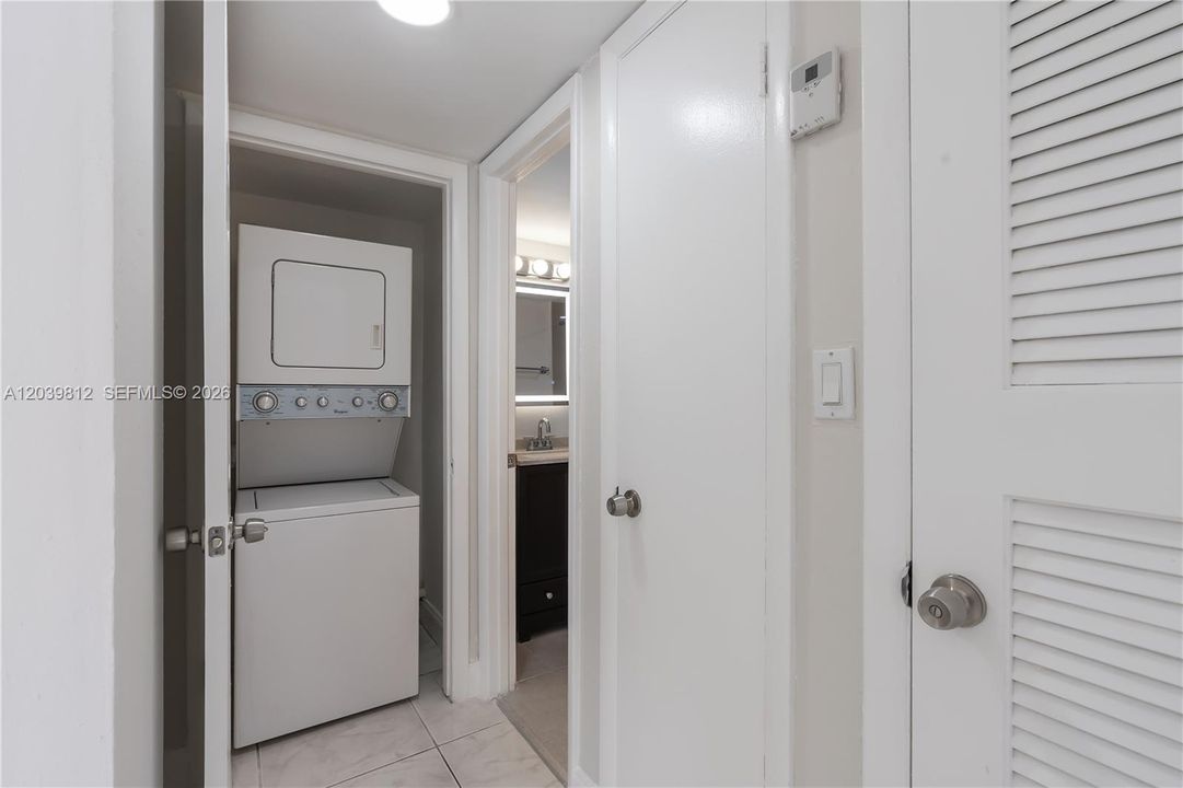 For Rent: $2,100 (1 beds, 1 baths, 838 Square Feet)