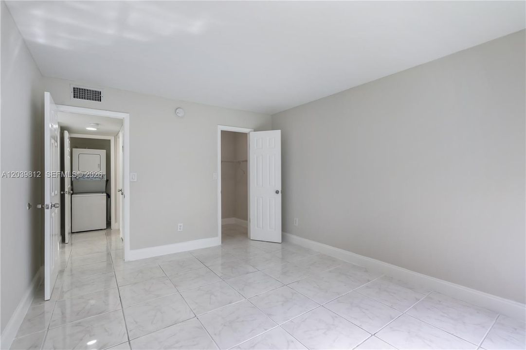 For Rent: $2,100 (1 beds, 1 baths, 838 Square Feet)