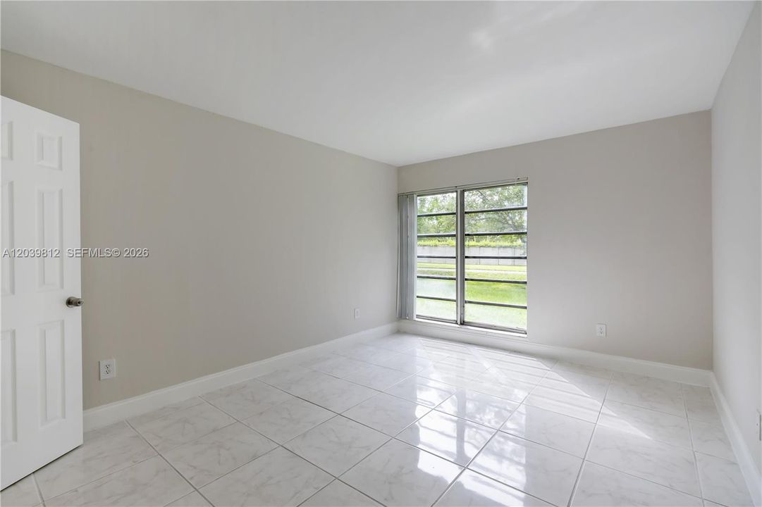 For Rent: $2,100 (1 beds, 1 baths, 838 Square Feet)