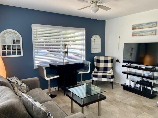 BEAUTIFULLY FURNISHED