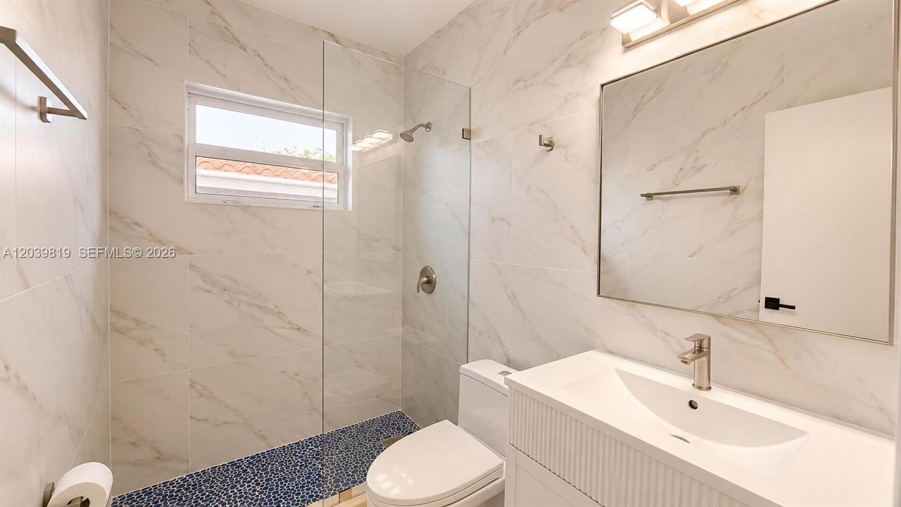 For Sale: $635,000 (2 beds, 2 baths, 1160 Square Feet)