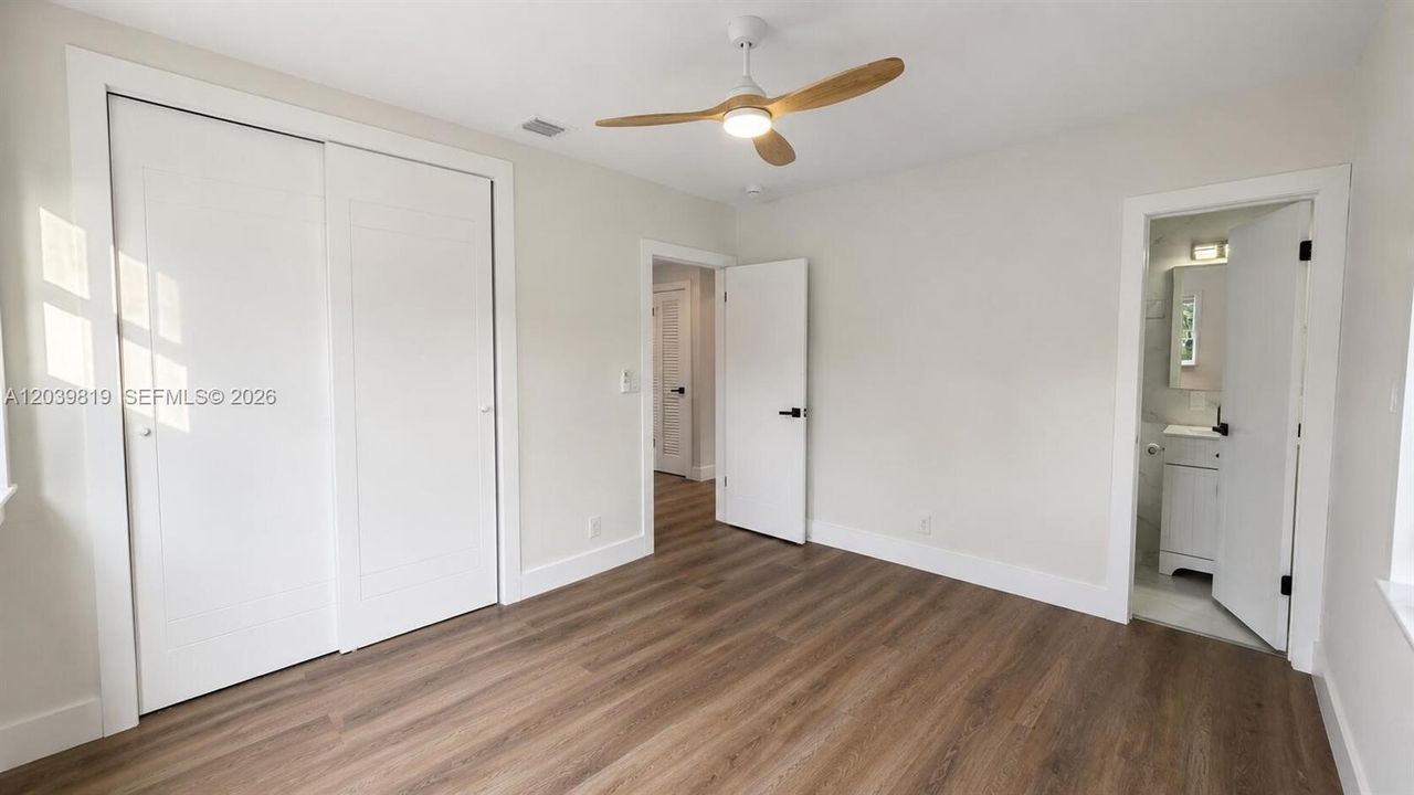 For Sale: $635,000 (2 beds, 2 baths, 1160 Square Feet)