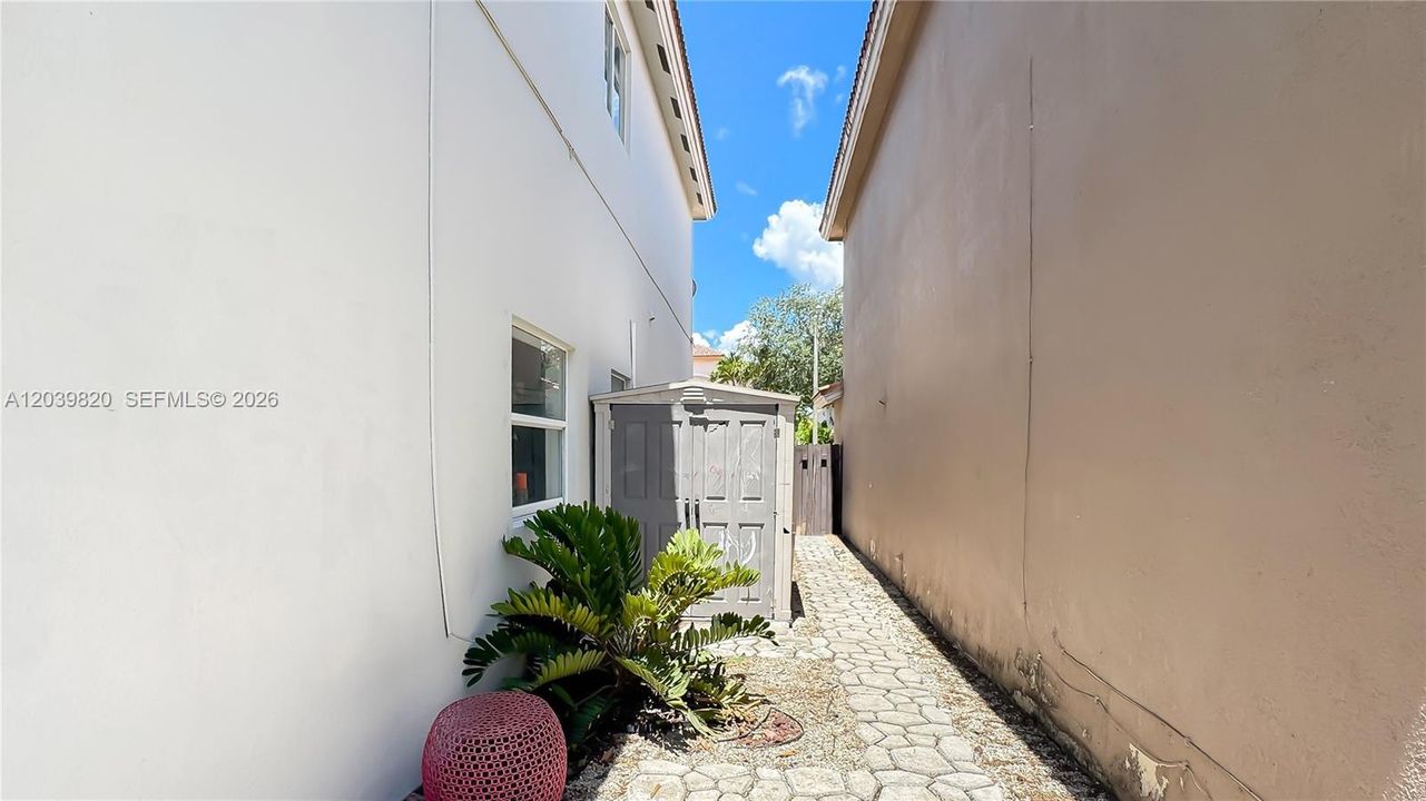 For Sale: $1,160,000 (4 beds, 3 baths, 2401 Square Feet)