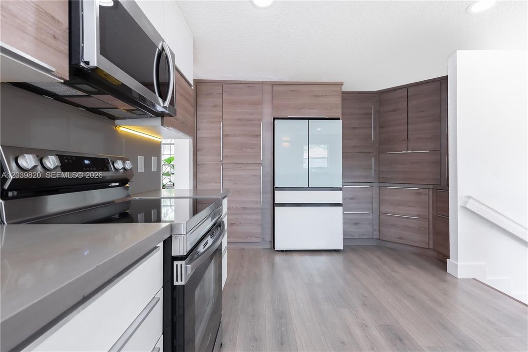 For Sale: $1,160,000 (4 beds, 3 baths, 2401 Square Feet)