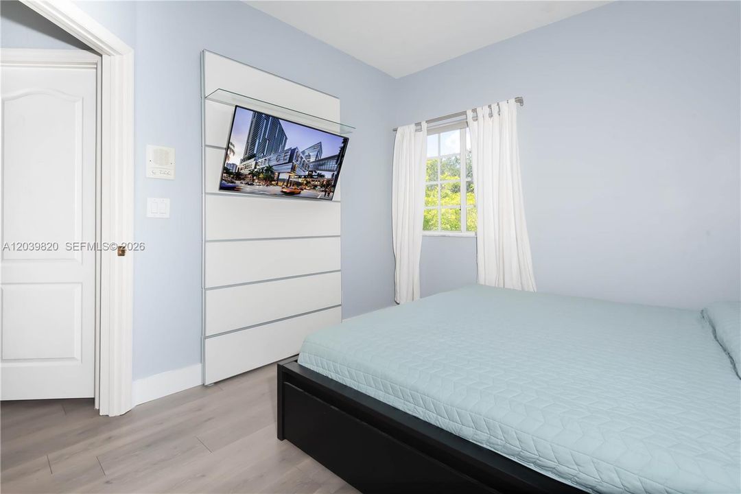For Sale: $1,160,000 (4 beds, 3 baths, 2401 Square Feet)