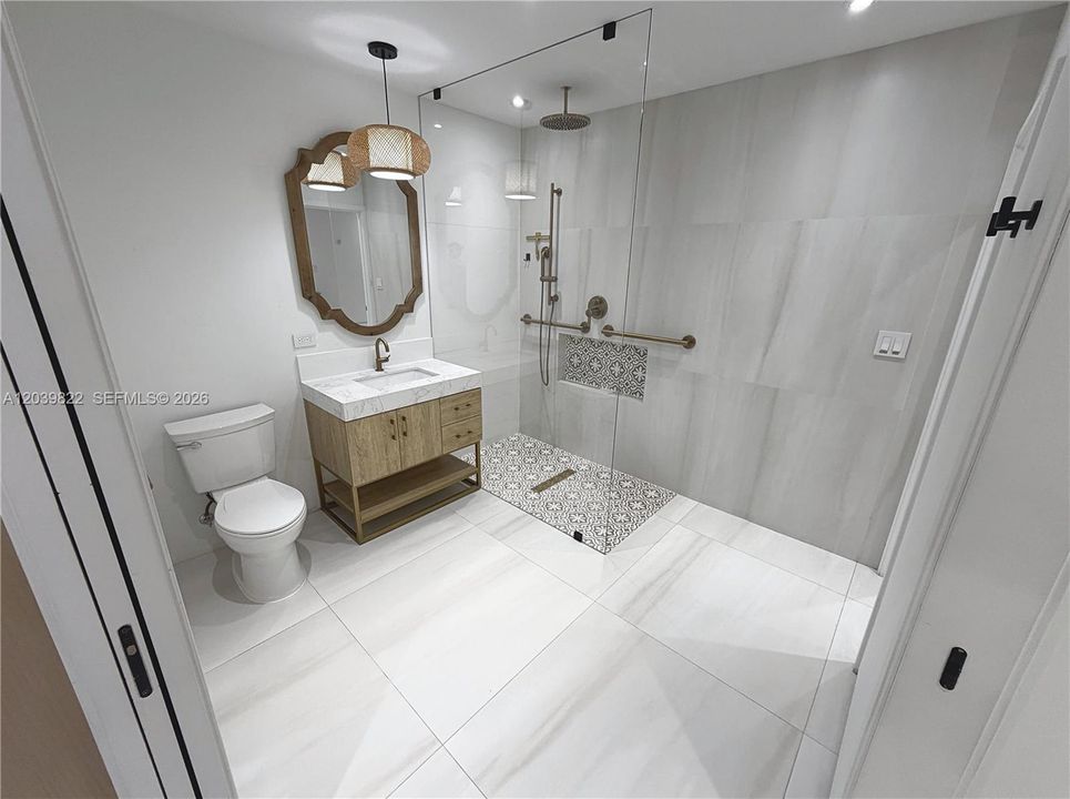 For Rent: $4,400 (2 beds, 2 baths, 1000 Square Feet)