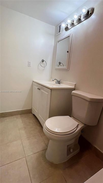 For Rent: $1,800 (1 beds, 1 baths, 598 Square Feet)