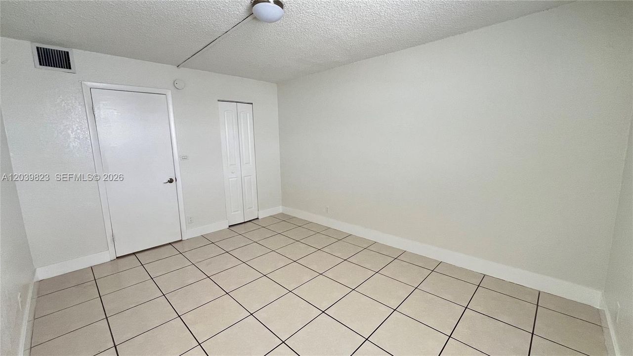 For Rent: $1,800 (1 beds, 1 baths, 598 Square Feet)
