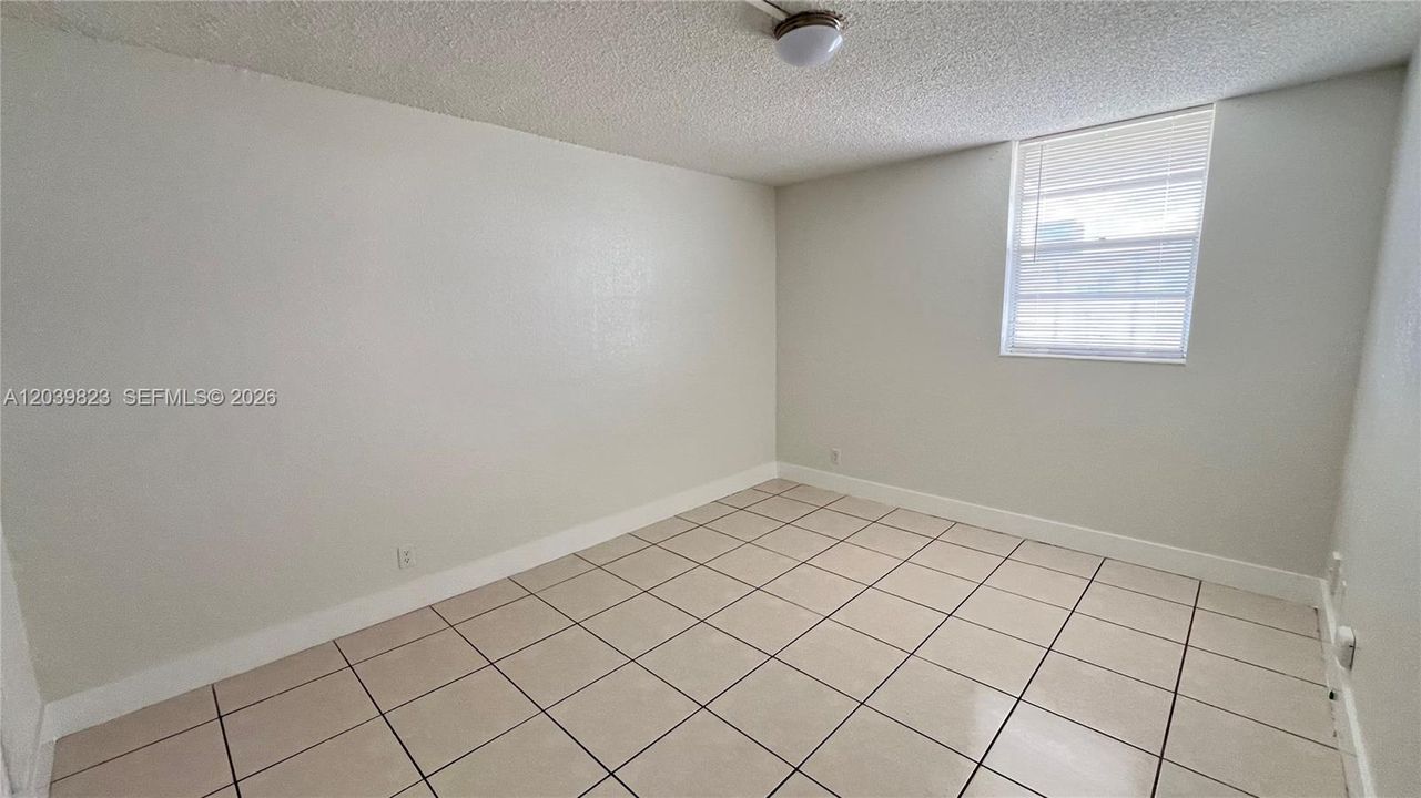 For Rent: $1,800 (1 beds, 1 baths, 598 Square Feet)