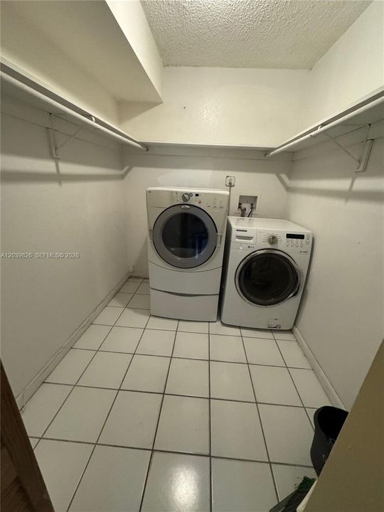 En Venta: $209,900 (2 camas, 2 baños, 990 Pies cuadrados)