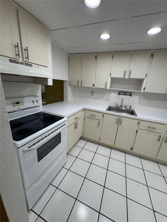 En Venta: $209,900 (2 camas, 2 baños, 990 Pies cuadrados)