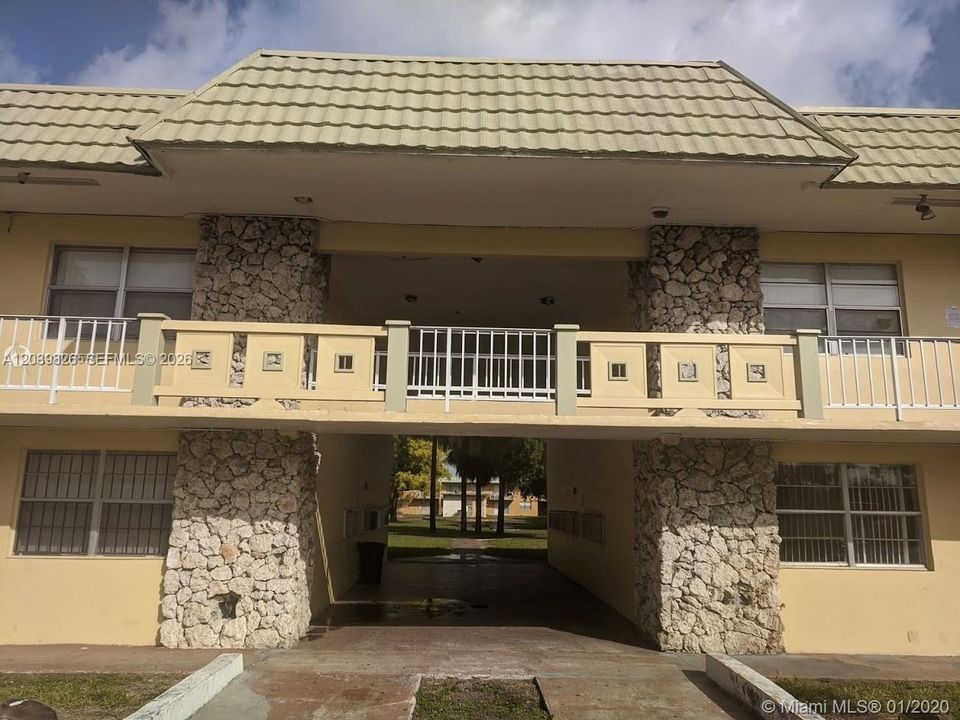 En Venta: $209,900 (2 camas, 2 baños, 990 Pies cuadrados)