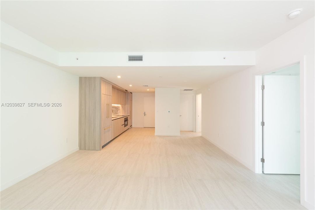 For Rent: $6,700 (2 beds, 2 baths, 1041 Square Feet)
