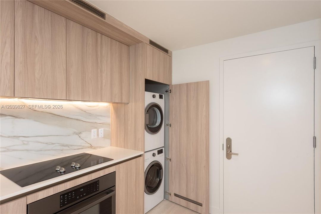 For Rent: $6,700 (2 beds, 2 baths, 1041 Square Feet)