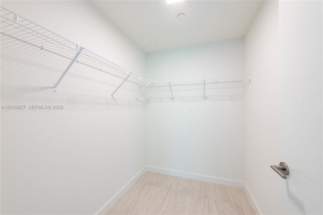For Rent: $6,700 (2 beds, 2 baths, 1041 Square Feet)