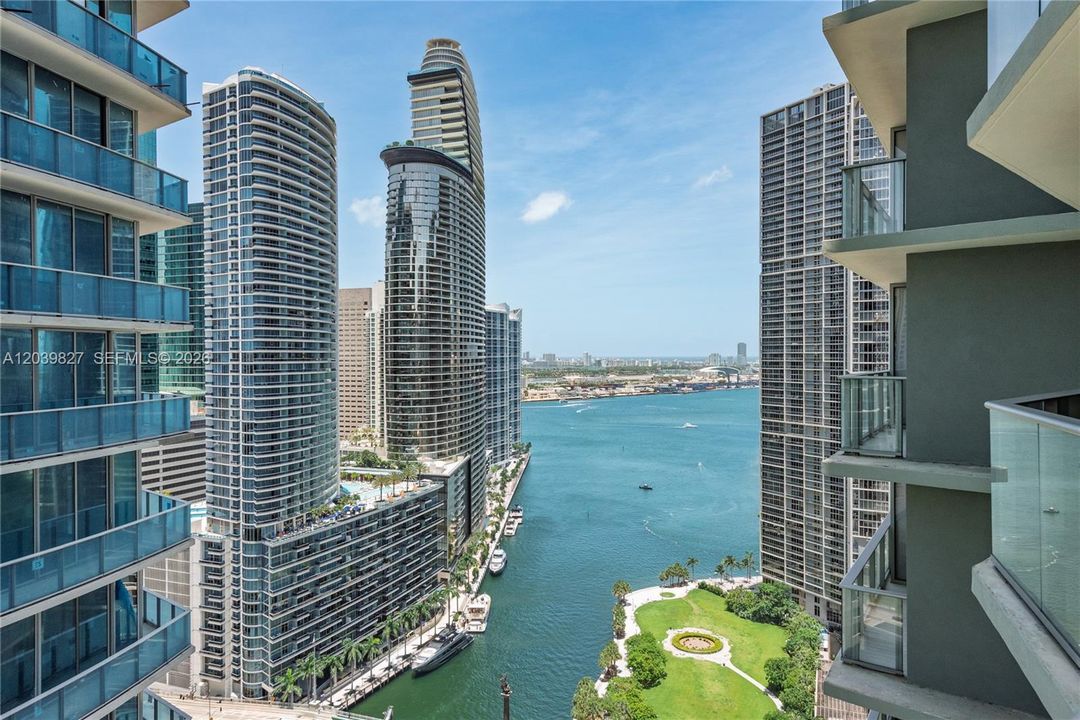 For Rent: $6,700 (2 beds, 2 baths, 1041 Square Feet)