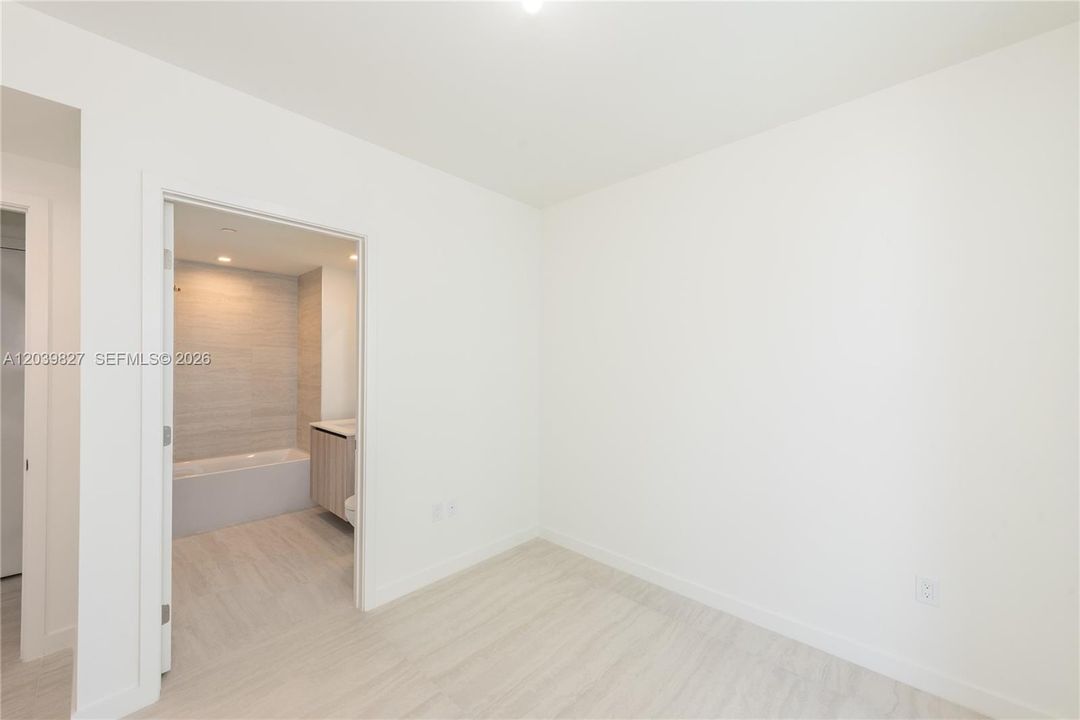 For Rent: $6,700 (2 beds, 2 baths, 1041 Square Feet)
