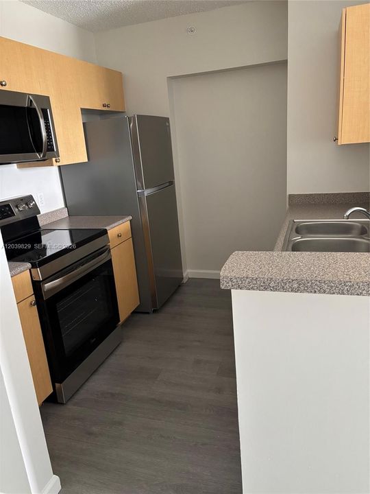 For Rent: $2,000 (1 beds, 1 baths, 755 Square Feet)