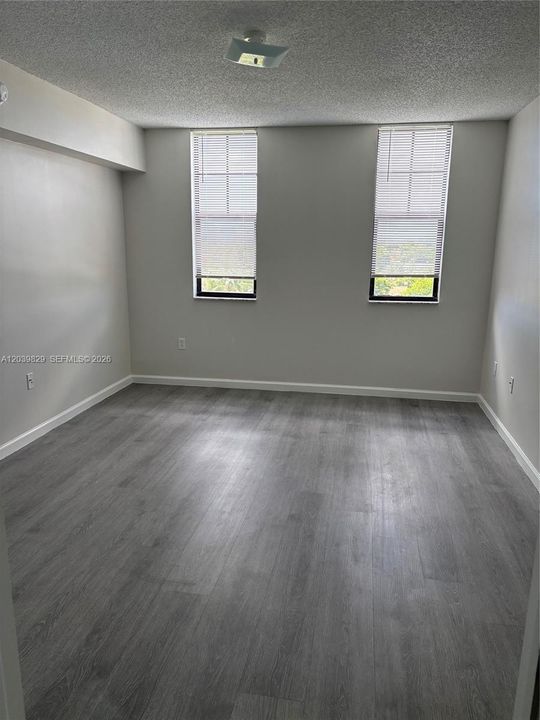 For Rent: $2,000 (1 beds, 1 baths, 755 Square Feet)