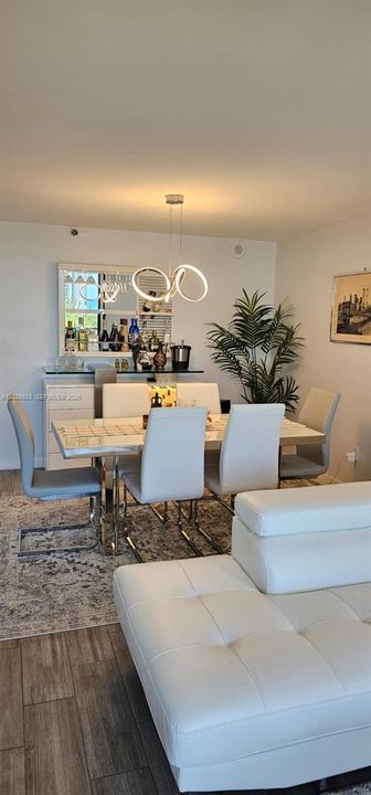 En Venta: $429,000 (1 camas, 1 baños, 880 Pies cuadrados)