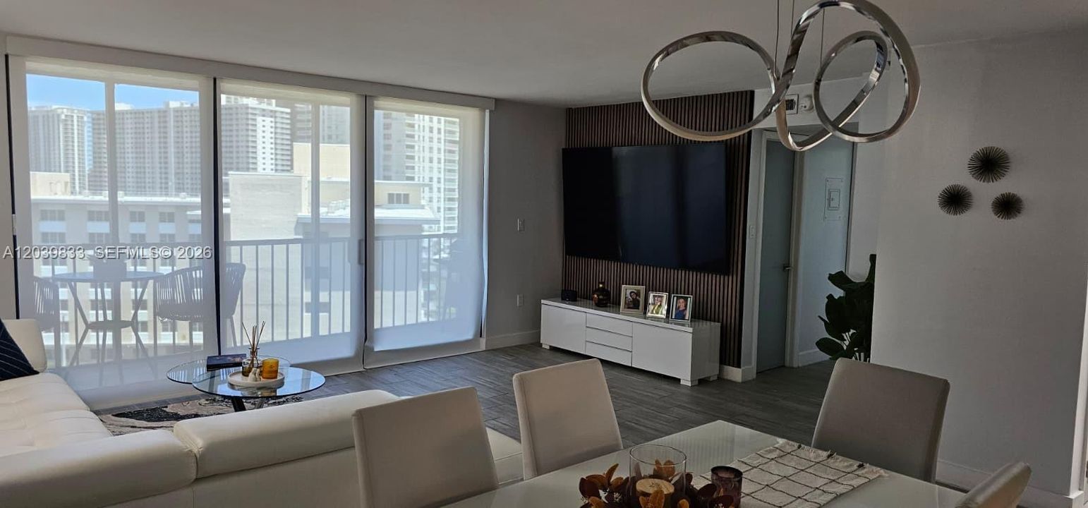 En Venta: $429,000 (1 camas, 1 baños, 880 Pies cuadrados)