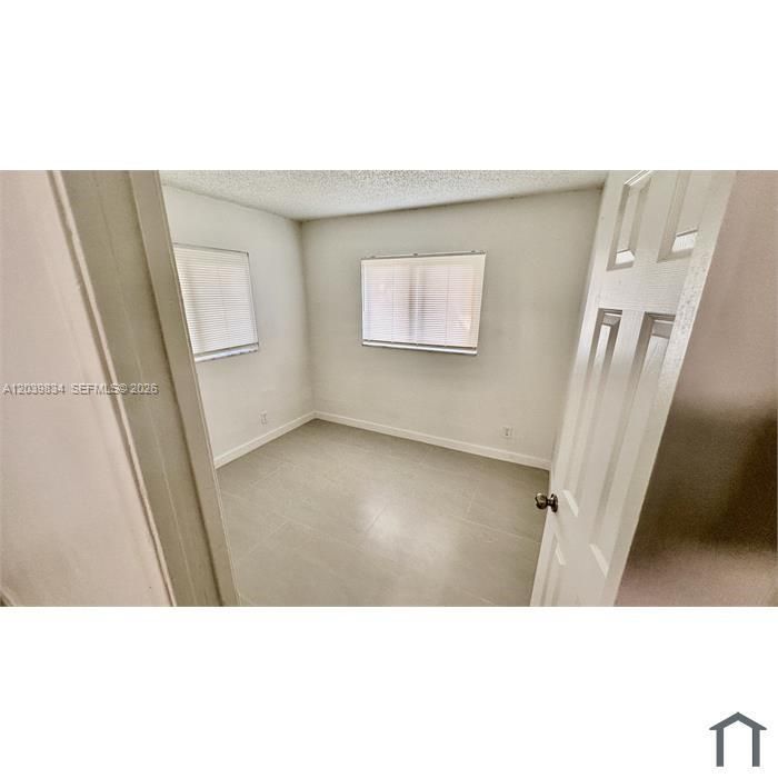 В аренду: $2,750 (3 спален, 2 ванн, 4416 Квадратных фут)