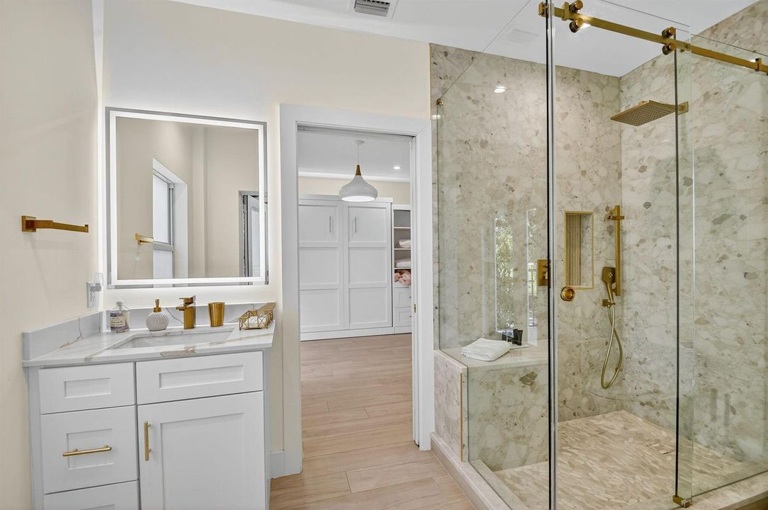 17-web-or-mls-DSC_2848 Aprtment Bath