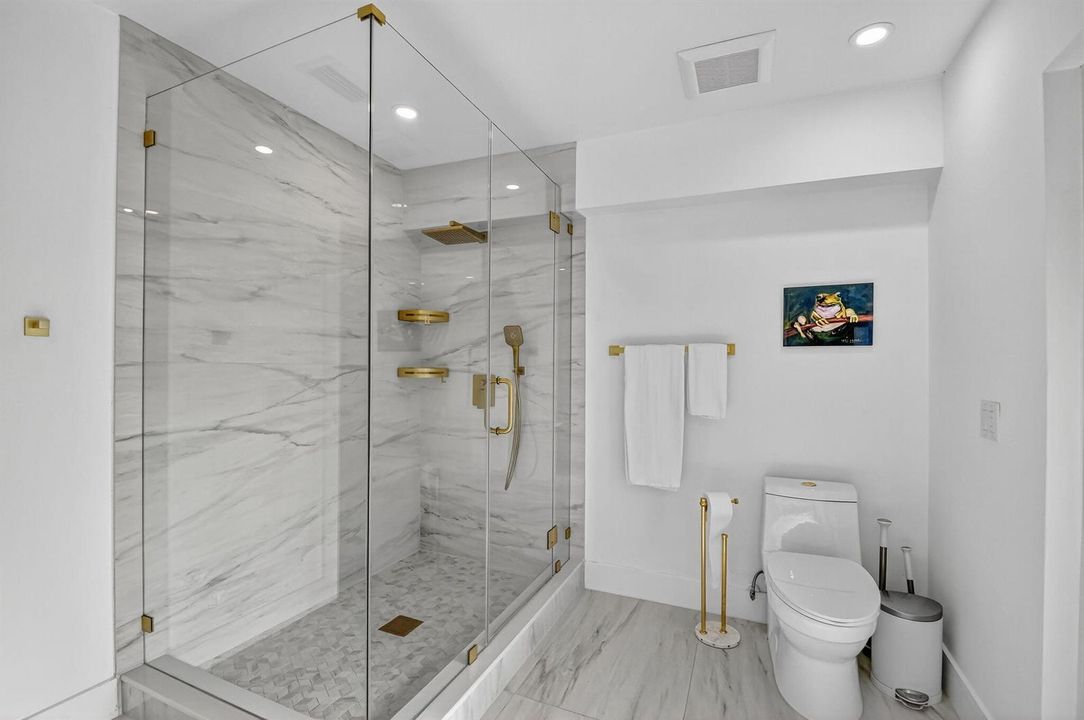71-web-or-mls-DSC_3174 Jack Jill Shower