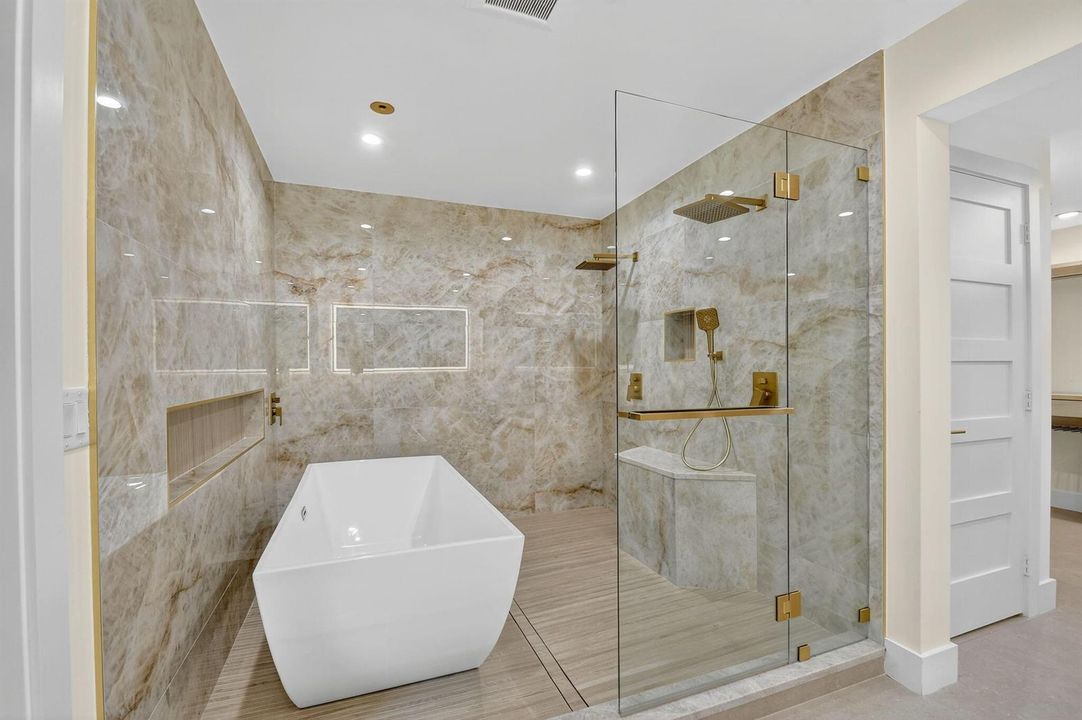 57-web-or-mls-DSC_3075 Master 1 Bath Tub
