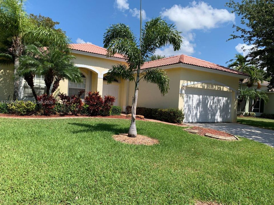 For Rent: $3,200 (3 beds, 2 baths, 1750 Square Feet)