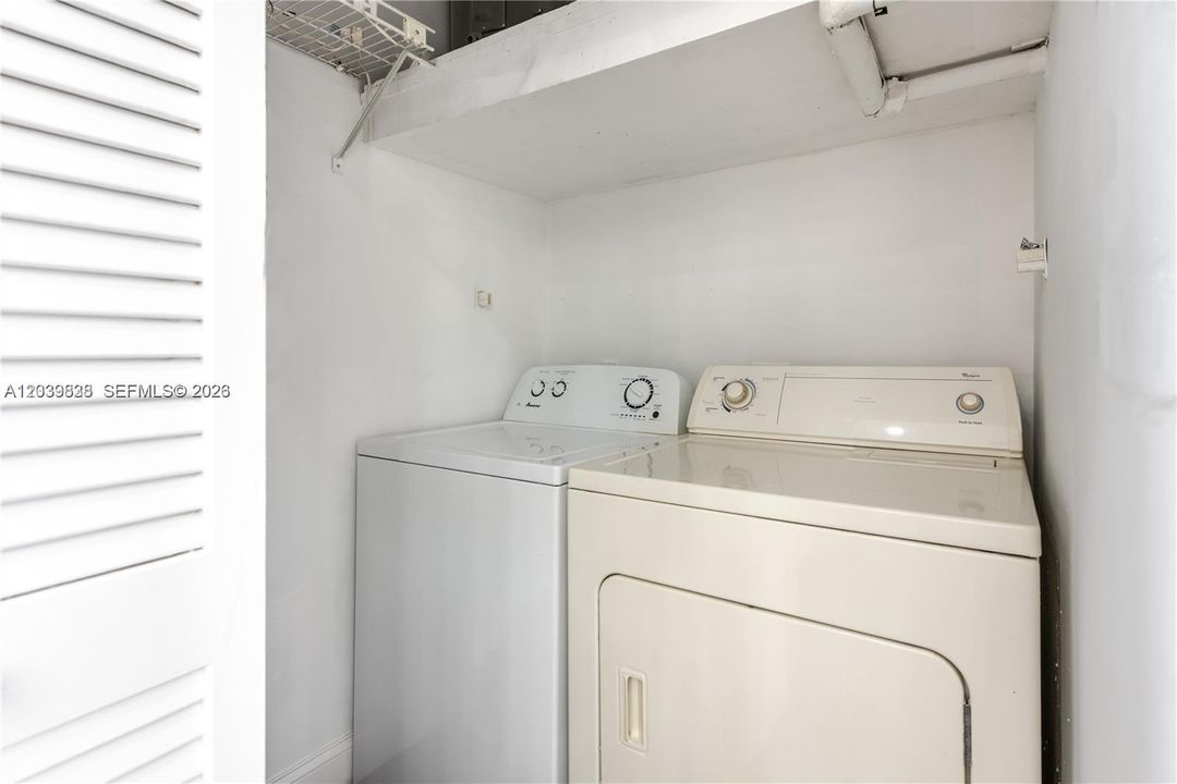 For Sale: $585,000 (3 beds, 2 baths, 1624 Square Feet)