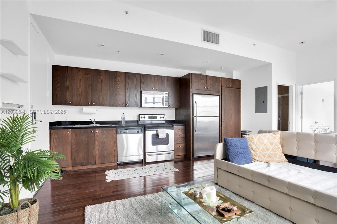 For Rent: $2,500 (1 beds, 1 baths, 533 Square Feet)