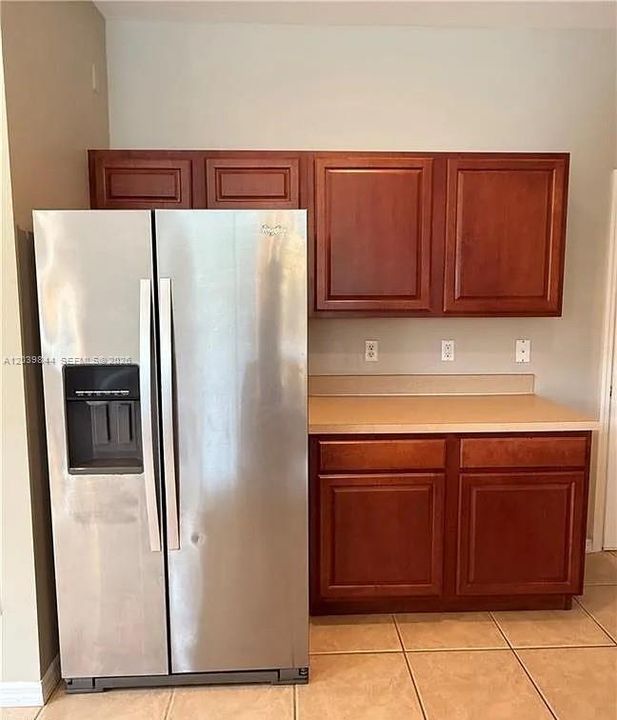 В аренду: $2,600 (3 спален, 2 ванн, 1715 Квадратных фут)