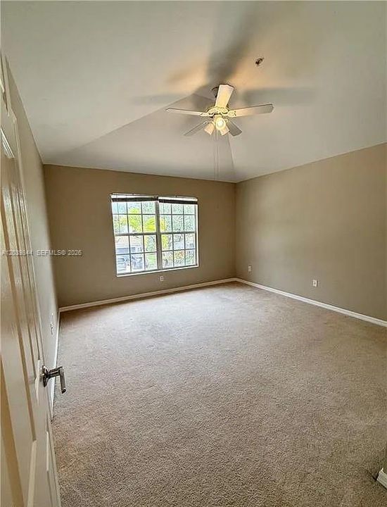 В аренду: $2,600 (3 спален, 2 ванн, 1715 Квадратных фут)