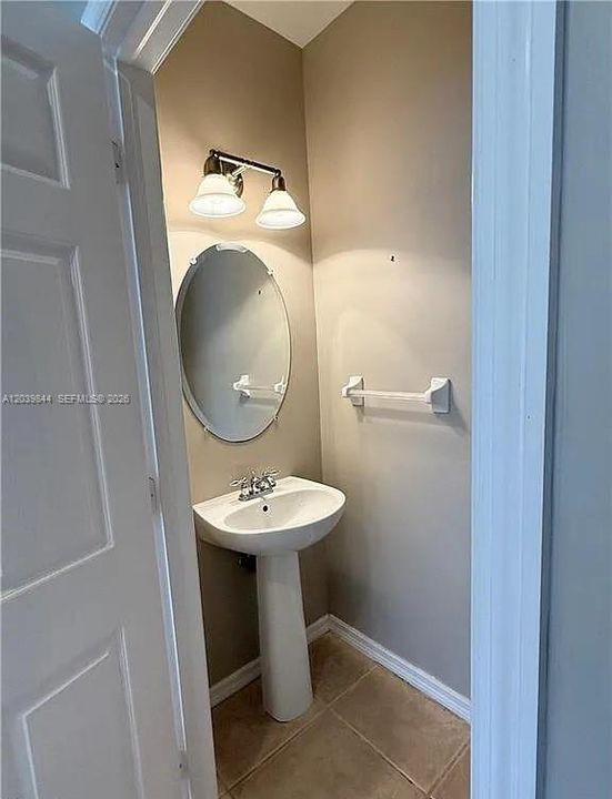 В аренду: $2,600 (3 спален, 2 ванн, 1715 Квадратных фут)
